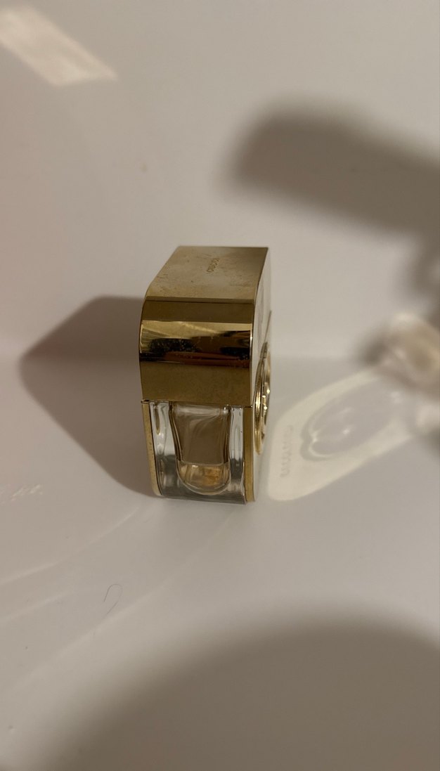 Gucci Kadın Parfümü Metalik Ambalajda - Görsel 3