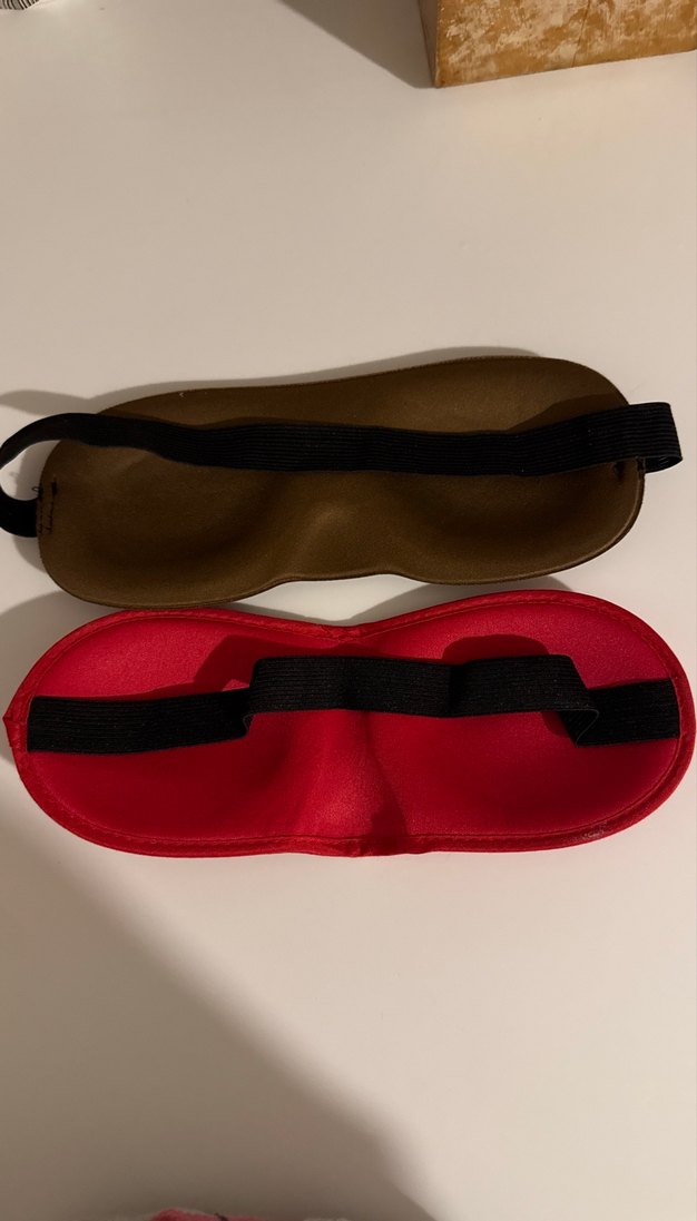 Kırmızı Elastik Bantlı Kadın Uyku Maskesi - Görsel 2