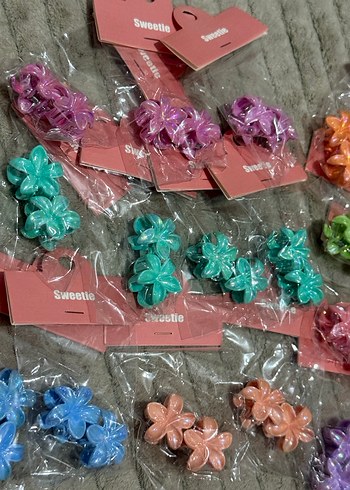 Renkli Plastik Çiçek Toka Seti - Görsel 2