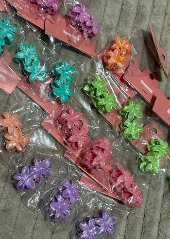 Renkli Plastik Çiçek Toka Seti - Görsel 3