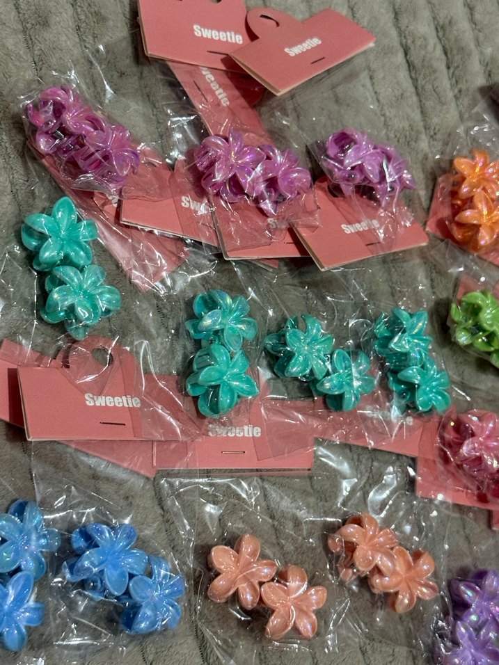 Renkli Plastik Çiçek Toka Seti - Görsel 2