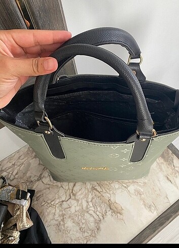 Louis vuitton kol cantasi 