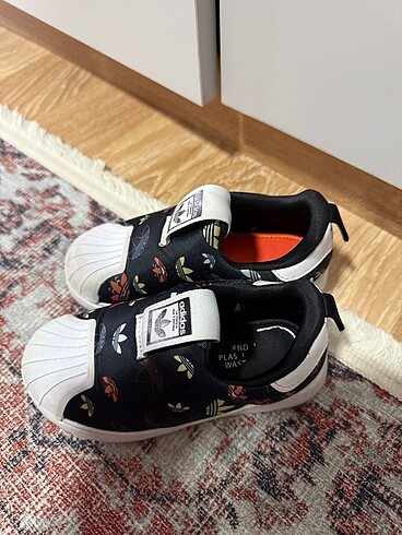 26 Beden Adidas ayakkabı