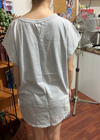 Pull and Bear Gri Denim Kadın Tişört Normal Boy Rahat Kesim - Görsel 2