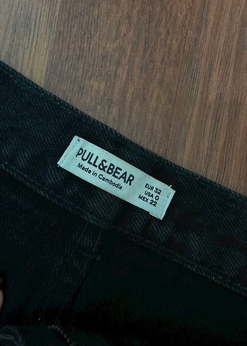 Siyah Yırtık Mini Denim Şort - Görsel 4