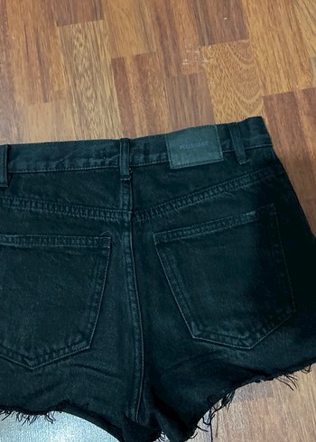 Siyah Yırtık Mini Denim Şort - Görsel 3