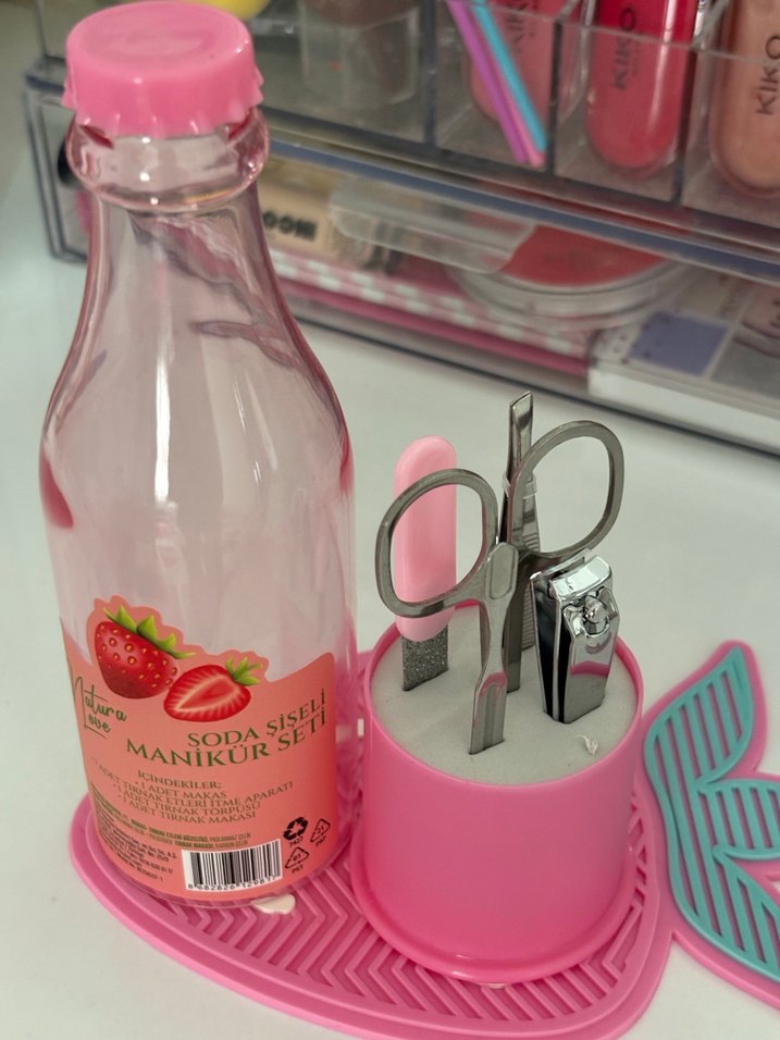 Çilek Aromalı Manikür Seti Soda Şişesinde - Görsel 2