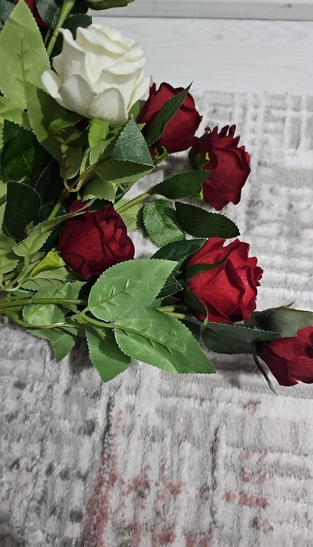 Bordo yapay gül demeti - Görsel 4