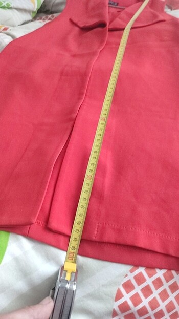 Kırmızı uzun abiye yelek likralı yumuşak saran bi kumaşı var - Görsel 5