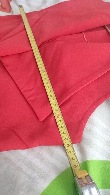 Kırmızı uzun abiye yelek likralı yumuşak saran bi kumaşı var - Görsel 6