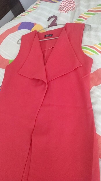 Kırmızı uzun abiye yelek likralı yumuşak saran bi kumaşı var - Görsel 8