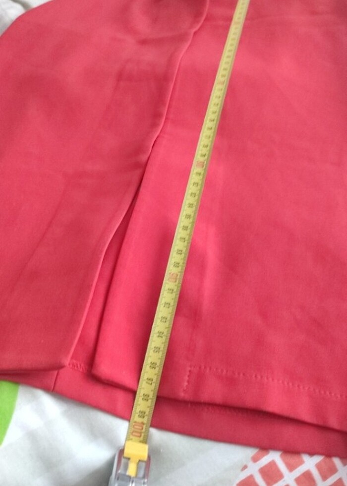 Kırmızı uzun abiye yelek likralı yumuşak saran bi kumaşı var - Görsel 5