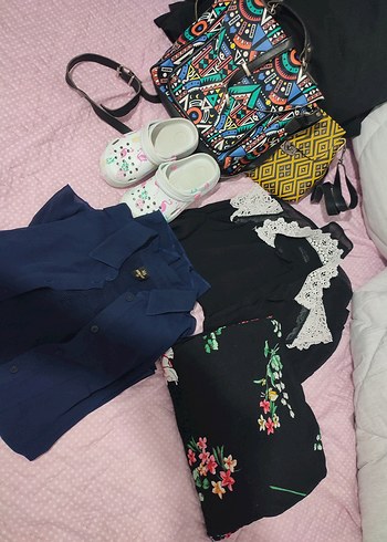 Bohem Tarz Çok Renkli Midi Elbise ve Aksesuarlar