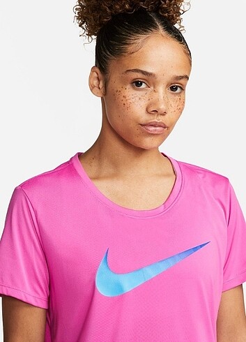 Nike One Dri-fit Swoosh Logo T-Shirt 