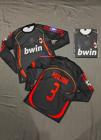 EFSANE MALDİNİ A.C MİLAN