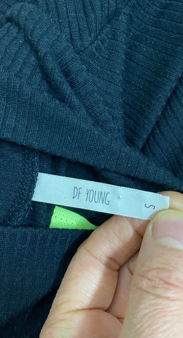 Kız Çocuk Siyah Fermuarlı Polo Tişört - Görsel 4