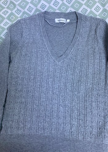 Gri V Yaka Kadın Triko Kazak esnek - Görsel 3