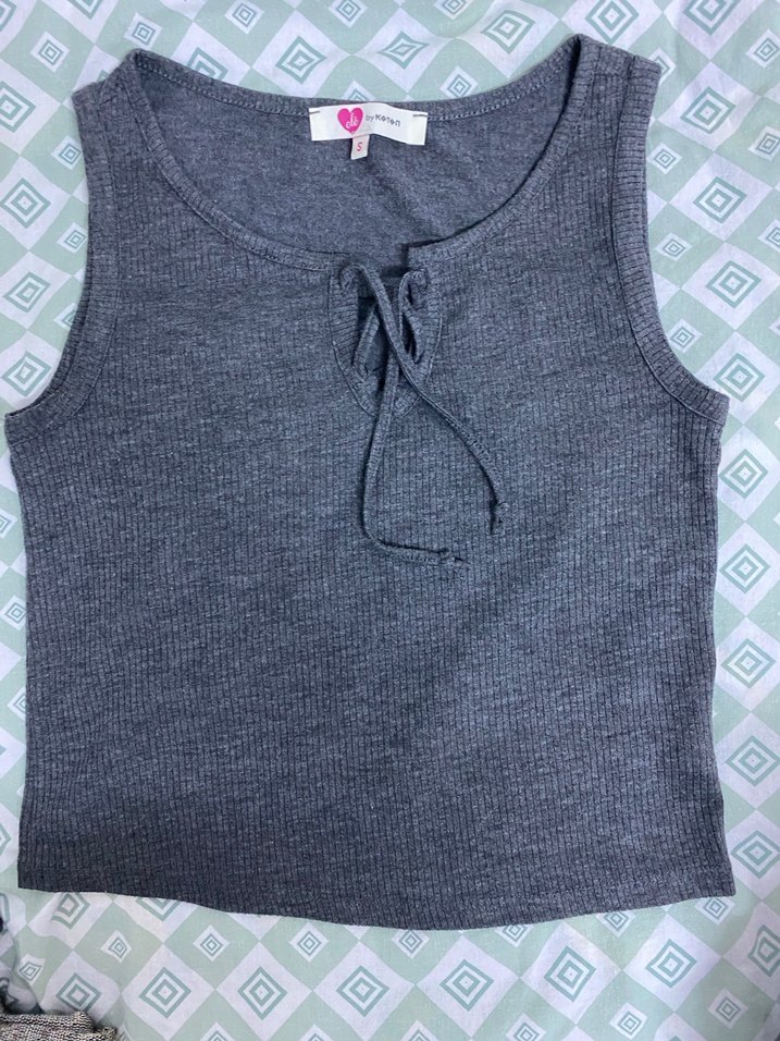 Sıfır kol v yaka tişört - Görsel 2