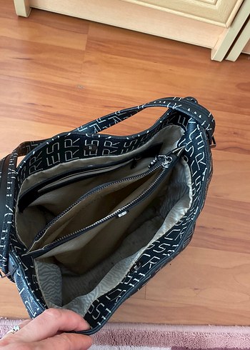 Siyah Deri Baskılı Kadın Çanta - Görsel 7