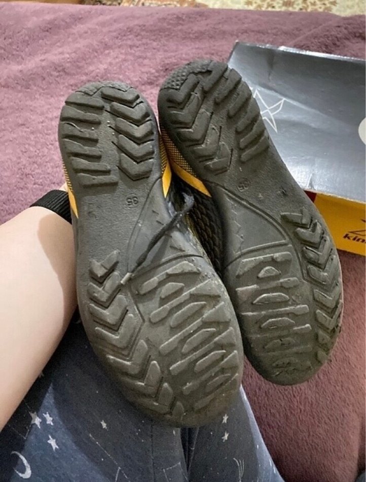 Galatasaray  SK lisanslı Kinetix halı saha  Ayak  çok iyi - Görsel 3