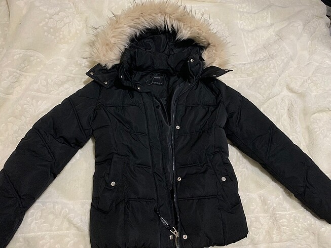 Bershka şişme mont siyah M beden
