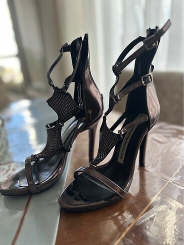 35 numara rahat metalik desen