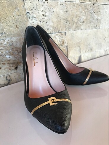 Pierre Cardin Stiletto