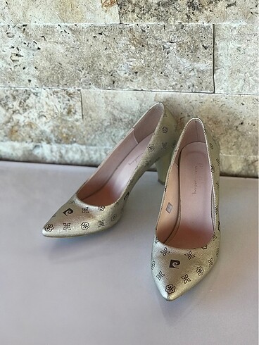 38 Beden Pierre cardin