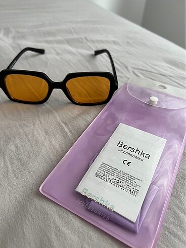 Bershka güneş gözlüğü