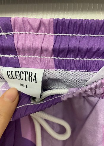 Mor Batik Desenli Kısa Erkek Mayo - Görsel 4