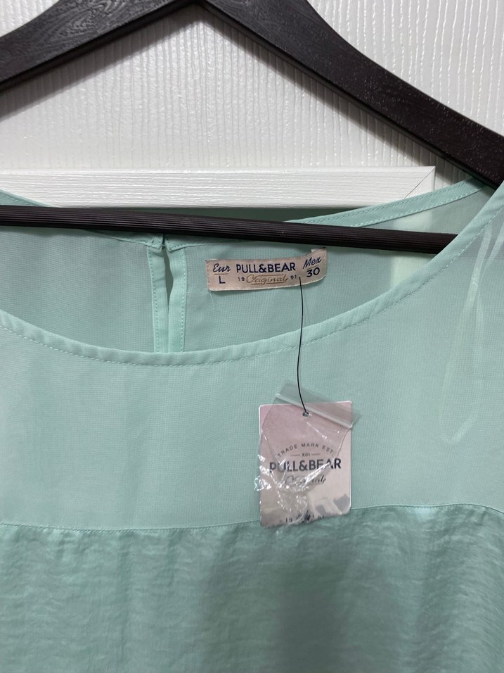 Kadın Yeşil Kısa Kollu Saten Bluz - Görsel 3