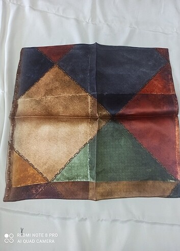 Saf ipek kare fular 40x40