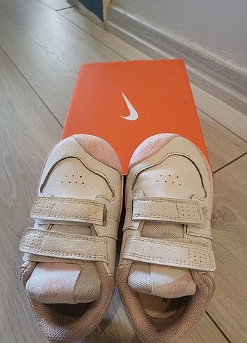 23 Beden Nike çocuk spor ayakkabı
