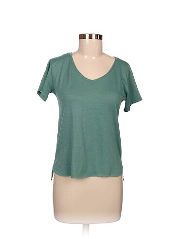 Diğer T-shirt %70 İndirimli.