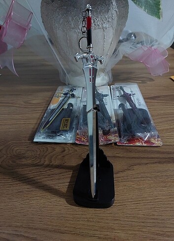 Beden Renk Final fantasy invictus kılıç