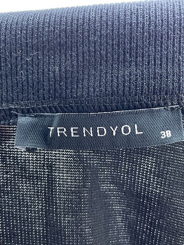38 Beden siyah Renk Trendyol & Milla Bluz %70 İndirimli.
