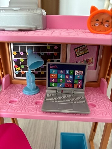 Barbie Barbie çalışma masası