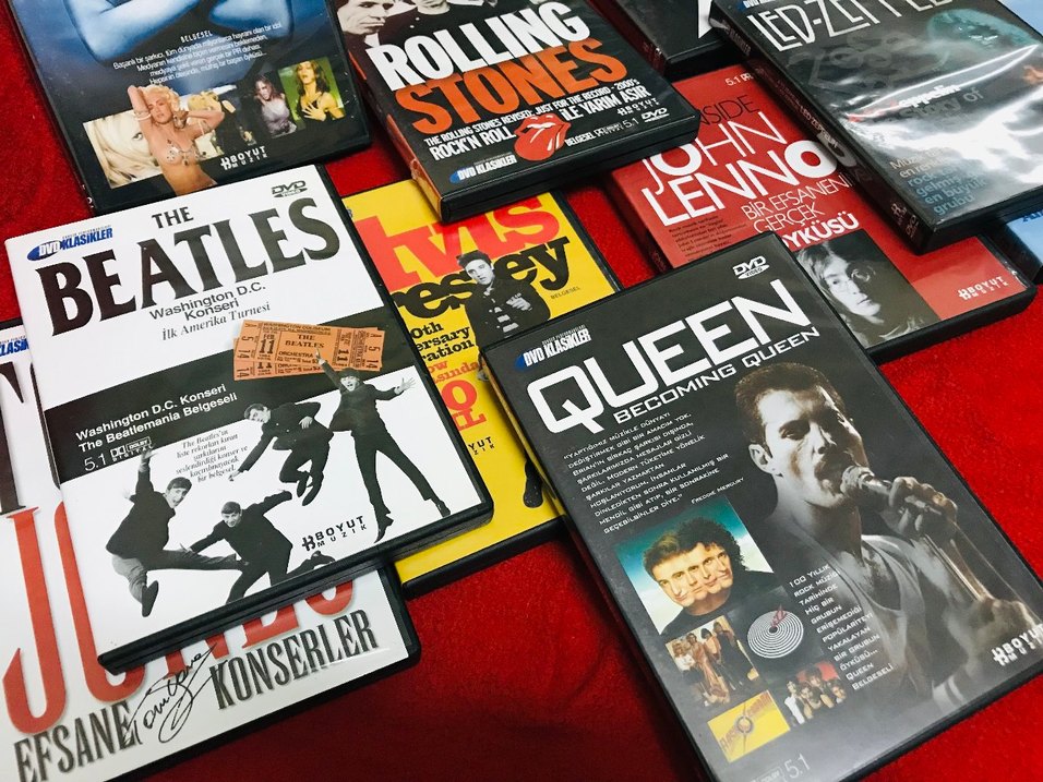 Ünlü Rock ve Pop Kiss Beatles Oueen Rolling Elvis DVD - Görsel 2