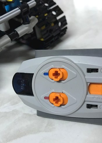 Mavi Lego Technic Paletli Araç 42095 power hub kumanda - Görsel 4