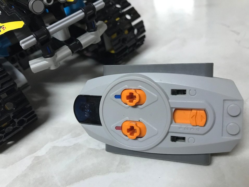 Mavi Lego Technic Paletli Araç 42095 power hub kumanda - Görsel 4