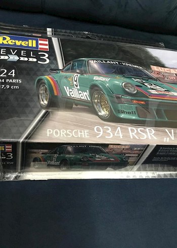 Revell Porsche 934 RSR Model Set 1:24