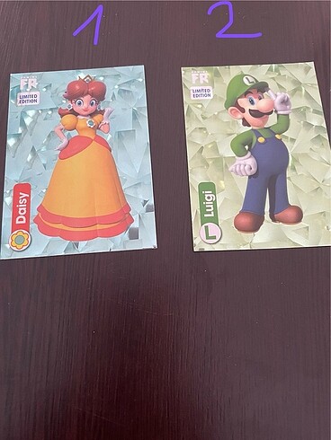 Özel sınırlı sayıda çıkartılan Daisy ve Luigi parlak kartları