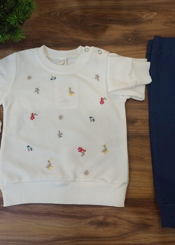 Nakışlı Beyaz Uzun Kollu Bebek Kız Takımı