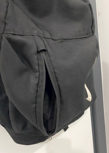 Beden siyah Renk Nike Siyah Fermuarlı Sırt Çantası