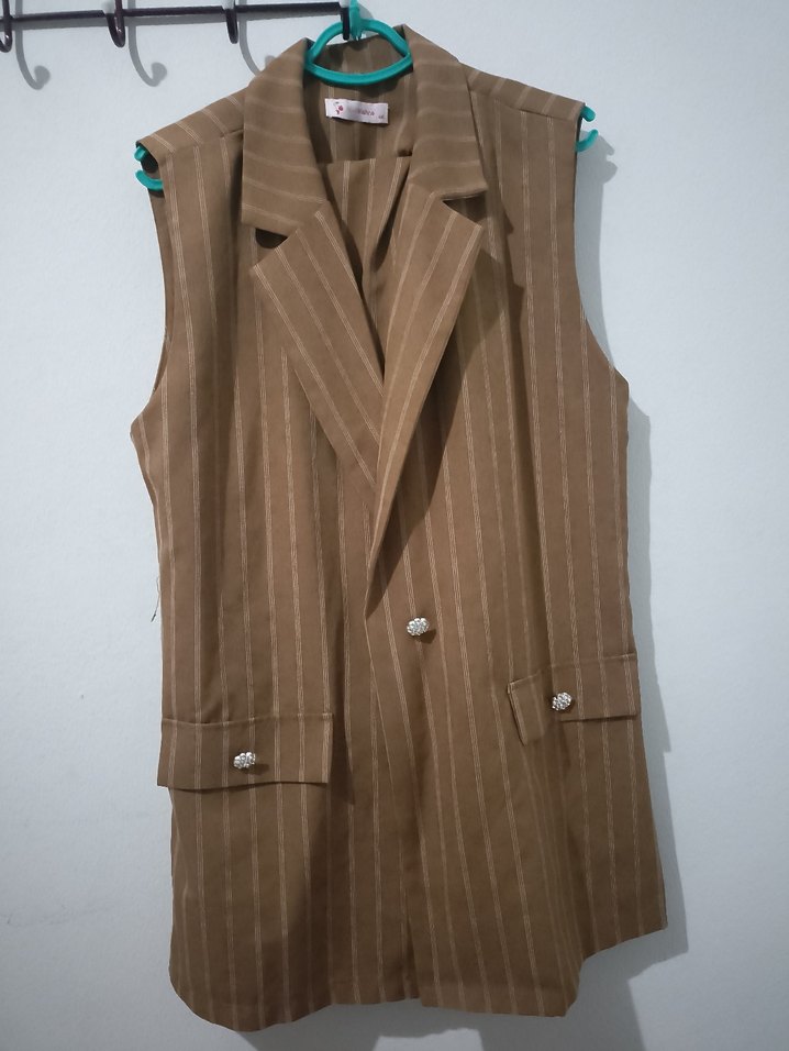 Kahverengi ceket pantolon takım - Görsel 2