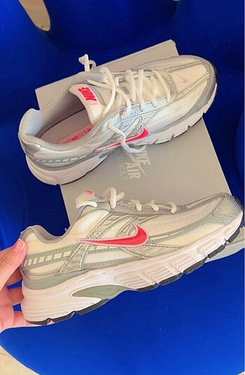 Nike WMNS INITIATOR Gümüş Kadın Sneaker