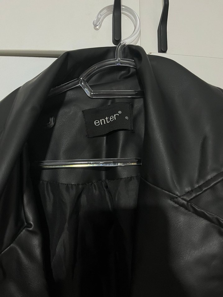 Uzun Siyah Deri Kemerli Kadın Ceket - Görsel 2