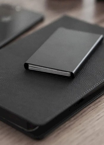 Kişiye Özel Siyah mekanizmalı RFİD güvenlikli kartlık - Görsel 4