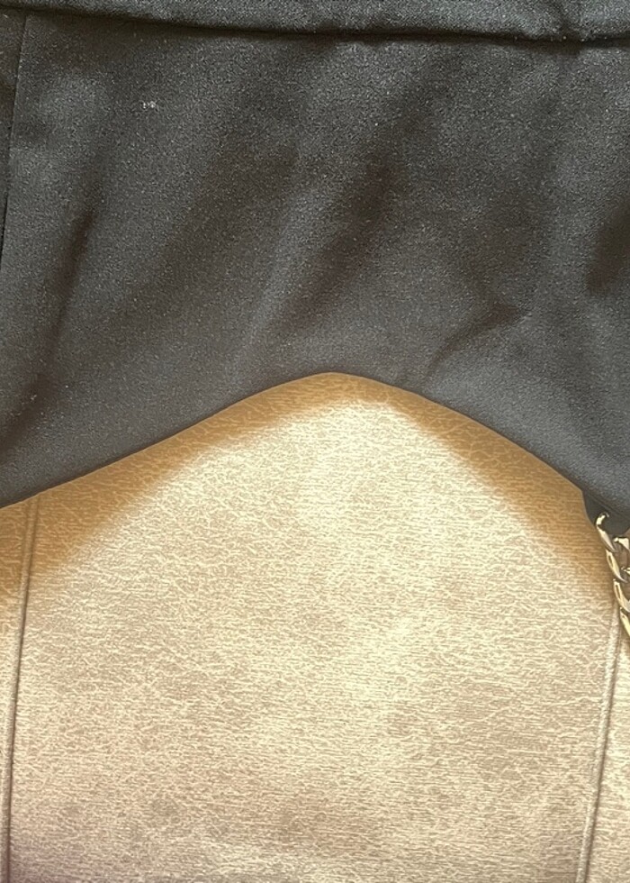 Yırtmaçlı siyah elbise - Görsel 3