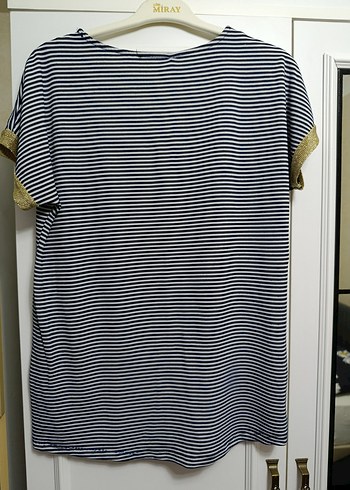 Altın Zincir Detaylı Çizgili Kadın Tişört - Görsel 4